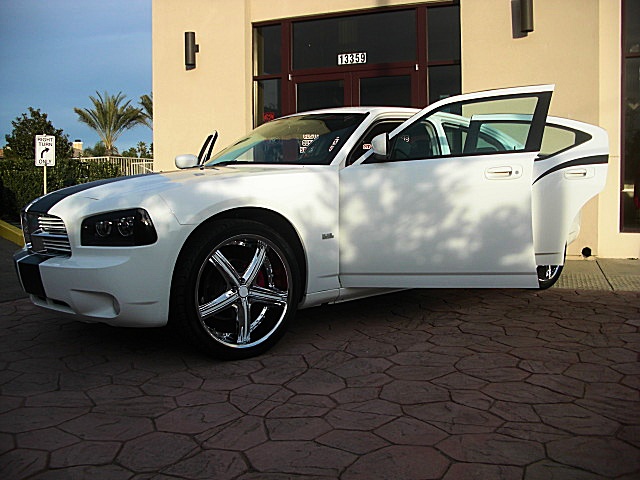 ChargerWhitStripes/24w50.JPG