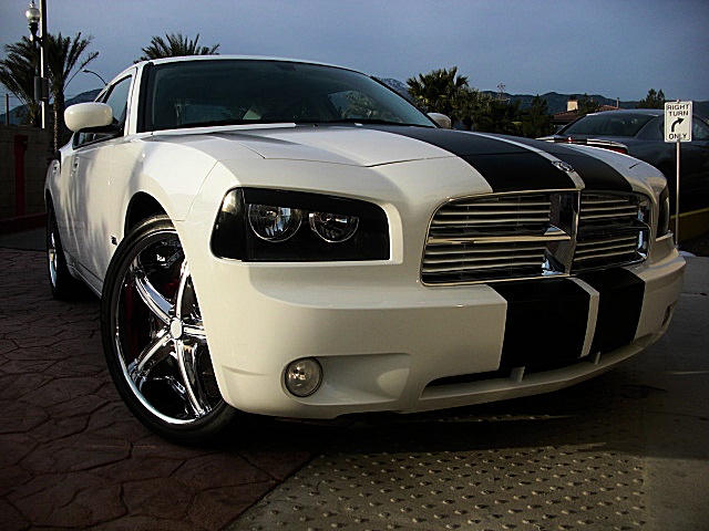 ChargerWhitStripes/24w50.JPG