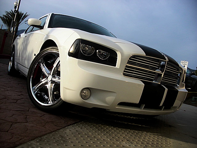 ChargerWhitStripes/24w50.JPG