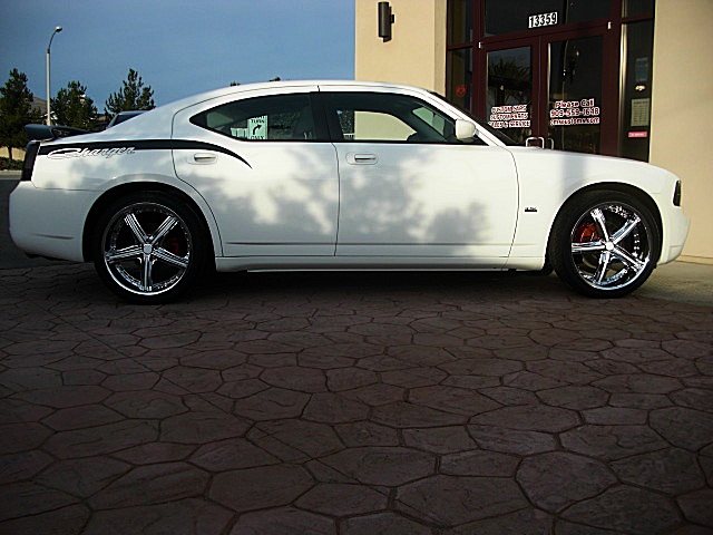 ChargerWhitStripes/24w50.JPG