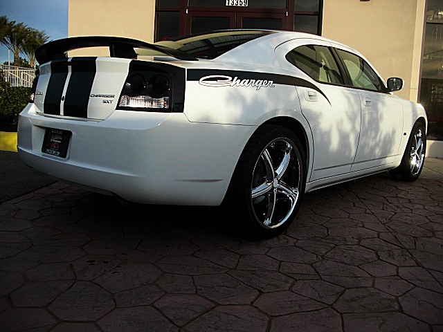 ChargerWhitStripes/24w50.JPG