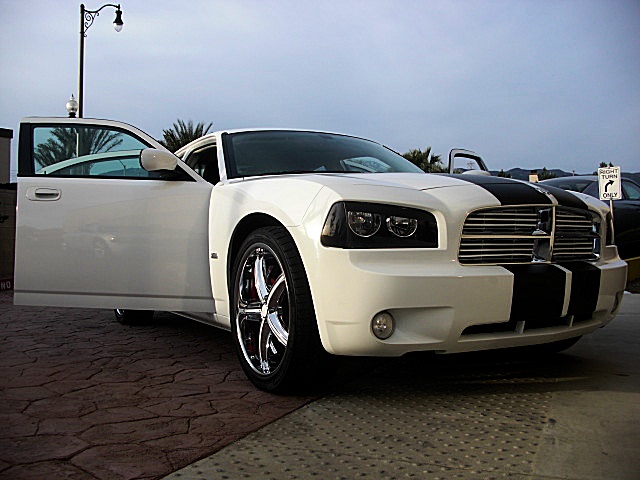 ChargerWhitStripes/24w50.JPG