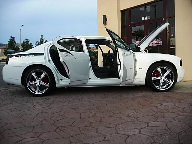 ChargerWhitStripes/24w50.JPG
