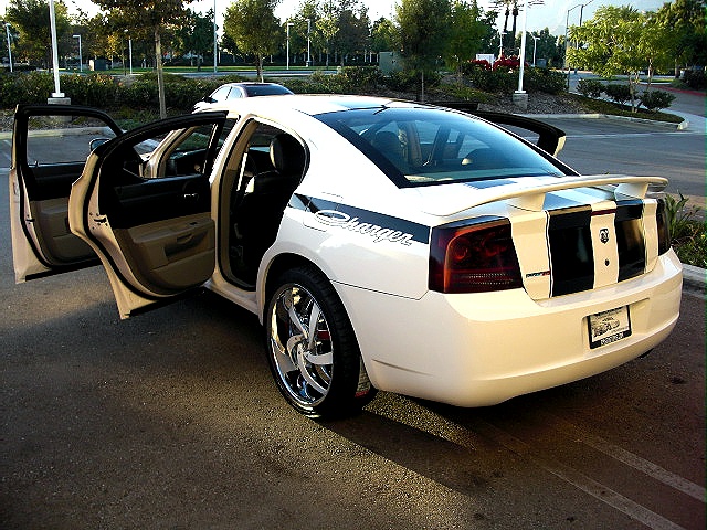ChargerWhitStripes/new5073.jpg