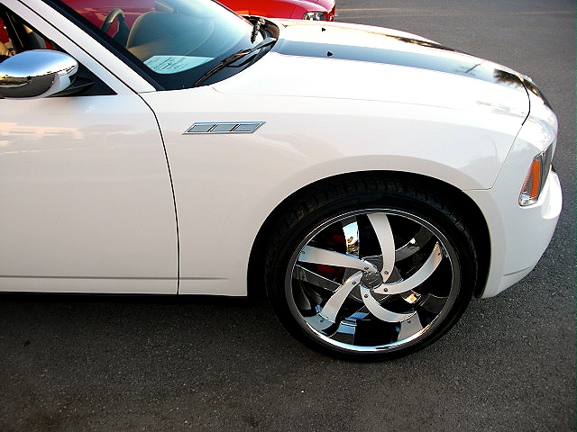 ChargerWhitStripes/new5085.jpg