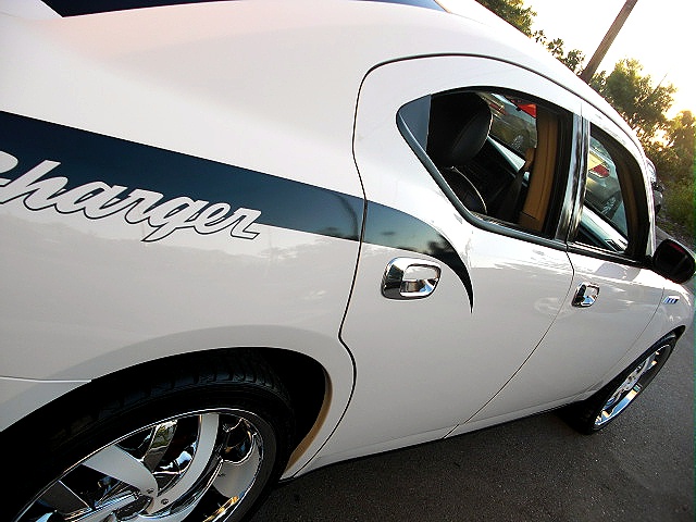 ChargerWhitStripes/new5085.jpg