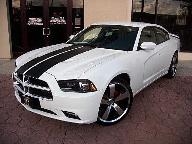 ChargerWhite2011/22a75.JPG