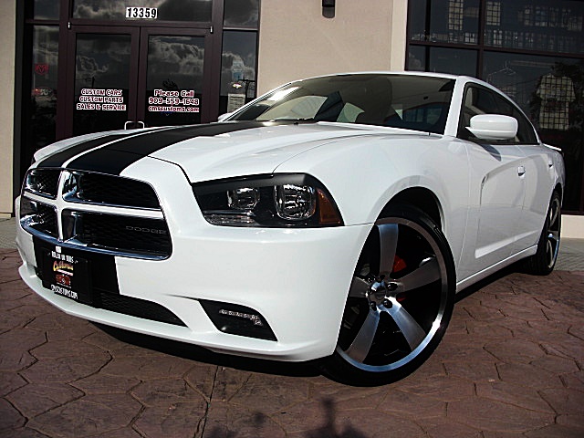 ChargerWhite2011/22a75.JPG