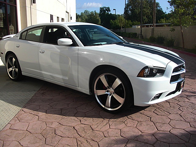 ChargerWhite2011/22a75.JPG