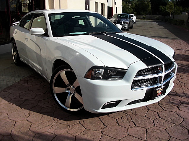 ChargerWhite2011/22a75.JPG