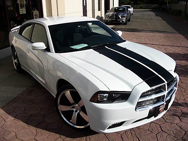ChargerWhite2011/22a75.JPG