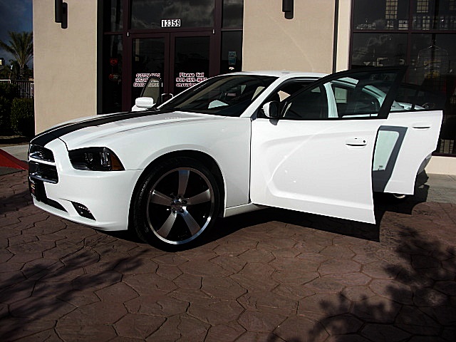 ChargerWhite2011/22a75.JPG