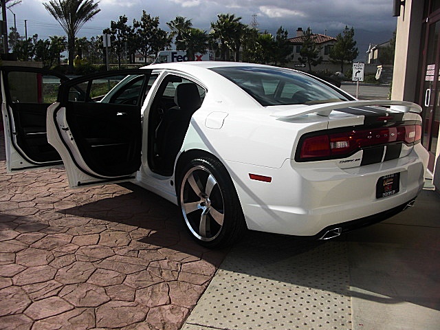ChargerWhite2011/22a75.JPG