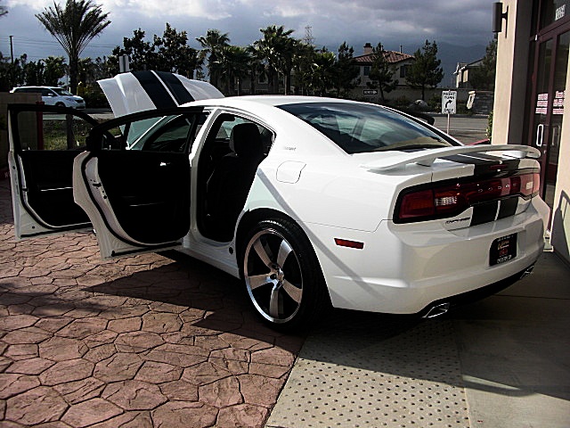 ChargerWhite2011/22a75.JPG