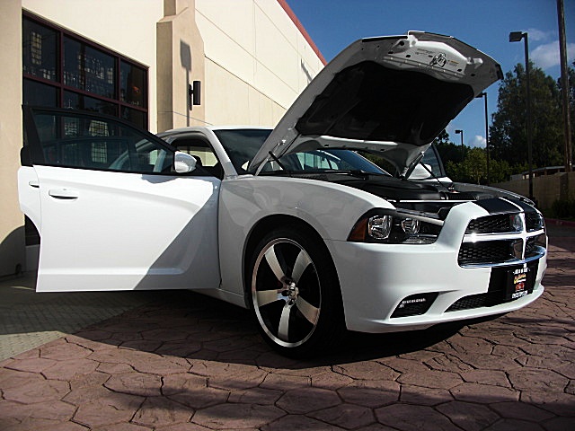 ChargerWhite2011/22a75.JPG