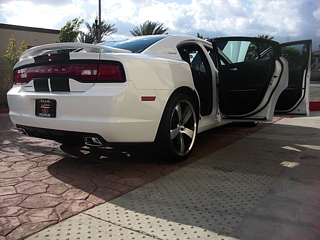 ChargerWhite2011/22a75.JPG