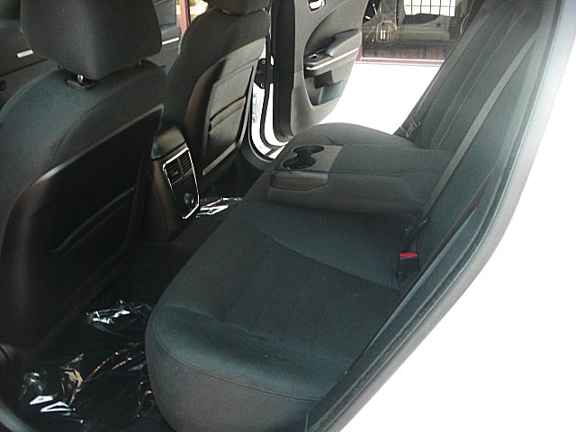 ChargerWhite2011/25a130.JPG