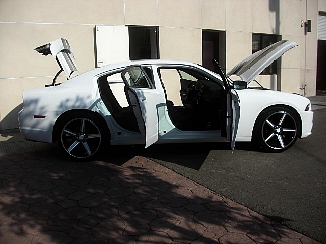 ChargerWhite2011/24a120.JPG