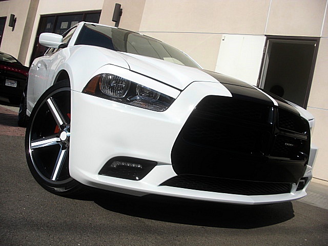ChargerWhite2011/24a120.JPG
