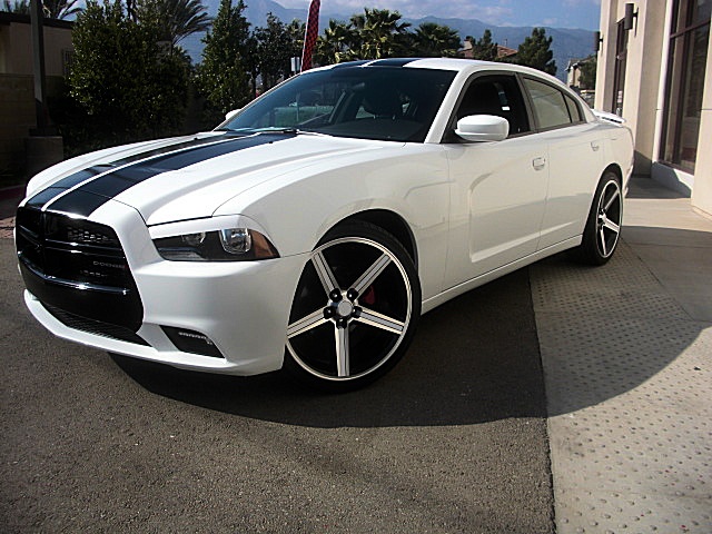 ChargerWhite2011/24a120.JPG