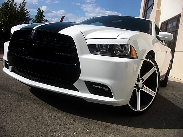 ChargerWhite2011/24a120.JPG
