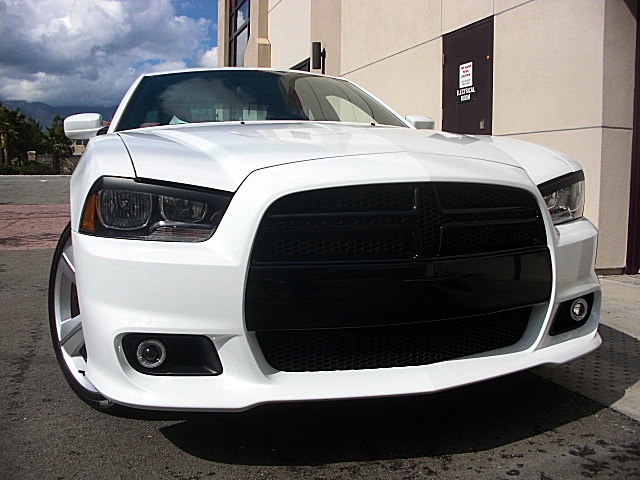ChargerWhite2011/24e9.JPG