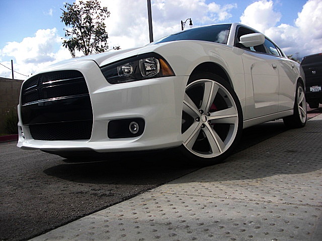 ChargerWhite2011/24e9.JPG