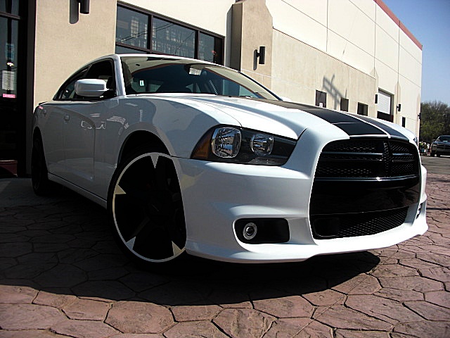 ChargerWhite2011/24s48.JPG