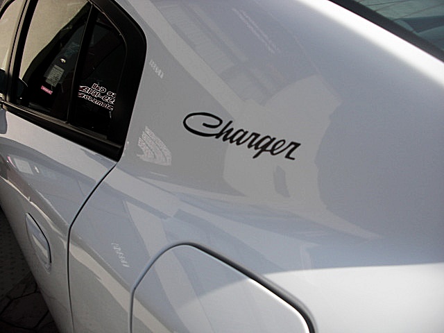ChargerWhite2011/24s50.JPG