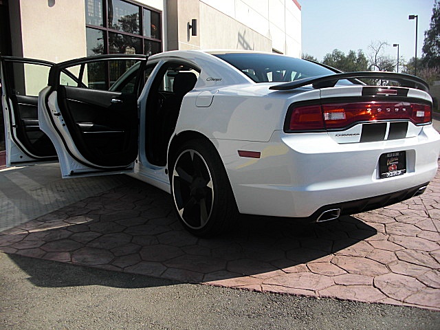 ChargerWhite2011/24s48.JPG