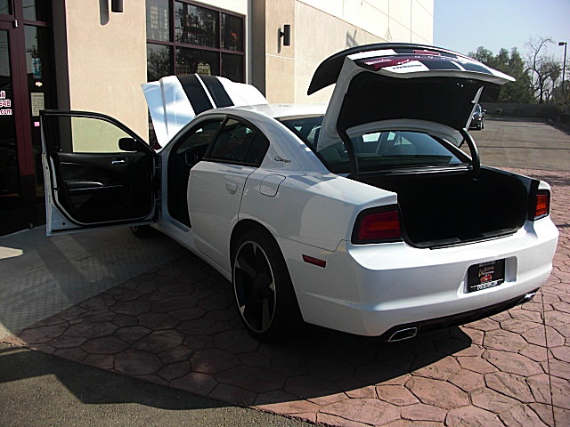 ChargerWhite2011/24s48.JPG