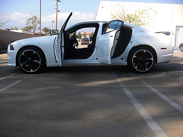 ChargerWhite2011/24s74.JPG