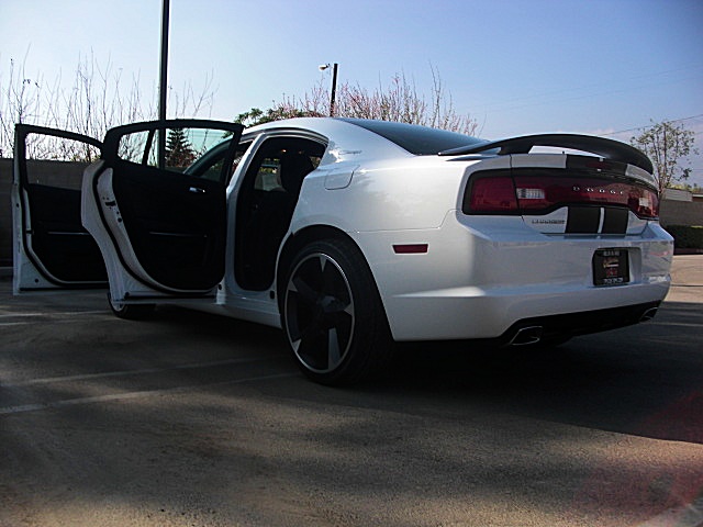ChargerWhite2011/24s74.JPG