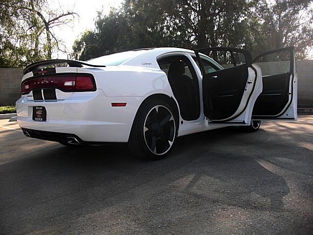 ChargerWhite2011/24s74.JPG
