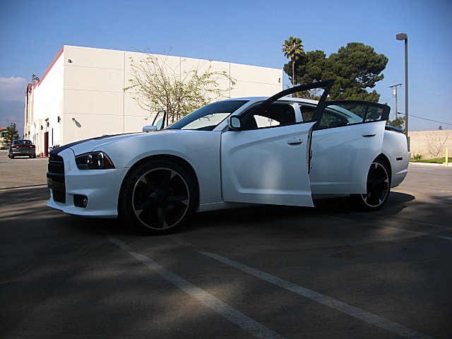 ChargerWhite2011/24s74.JPG