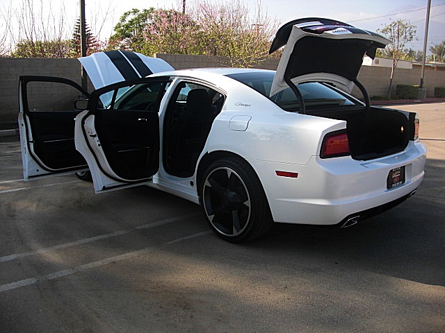 ChargerWhite2011/24s87.JPG