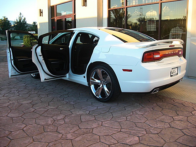 ChargerWhite2011/25a48.JPG