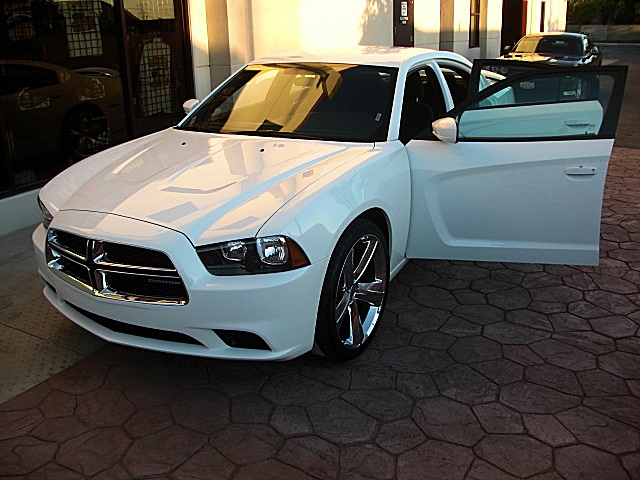 ChargerWhite2011/25a48.JPG