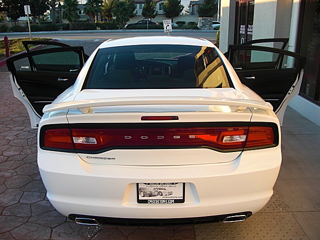 ChargerWhite2011/25a48.JPG