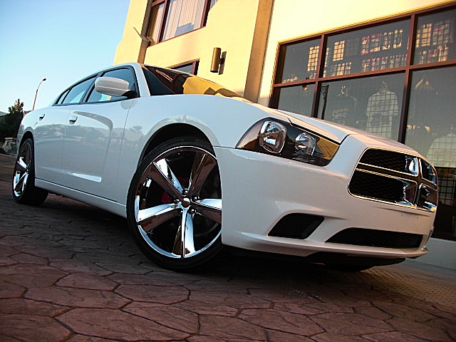 ChargerWhite2011/25a25.JPG