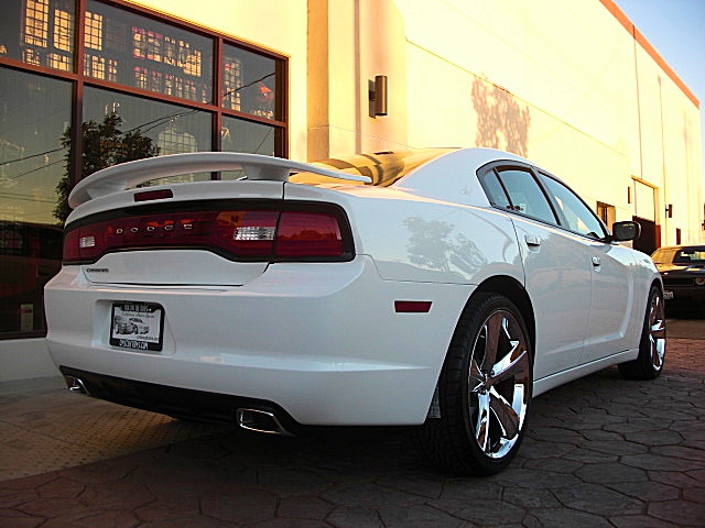 ChargerWhite2011/25a48.JPG