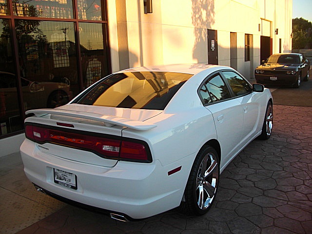 ChargerWhite2011/25a48.JPG