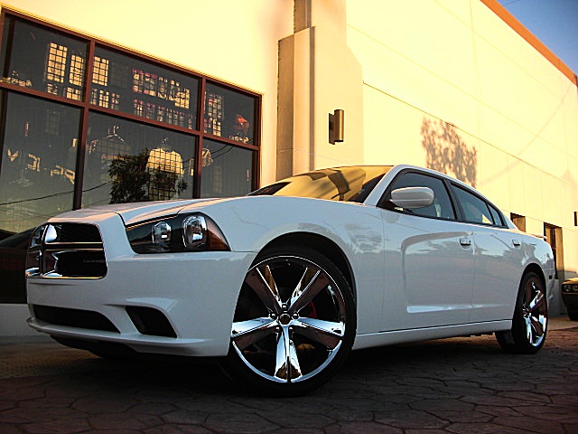 ChargerWhite2011/25a9.JPG