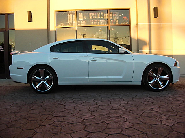 ChargerWhite2011/25a48.JPG