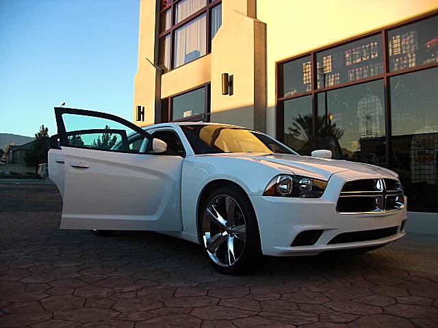 ChargerWhite2011/25a48.JPG