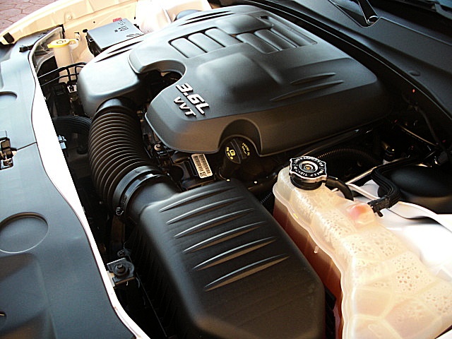 ChargerWhite2011/25a54.JPG