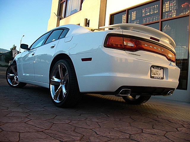ChargerWhite2011/25a9.JPG