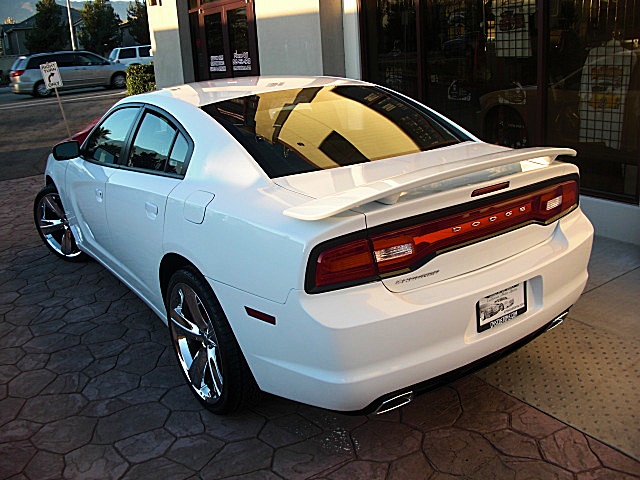 ChargerWhite2011/25a9.JPG