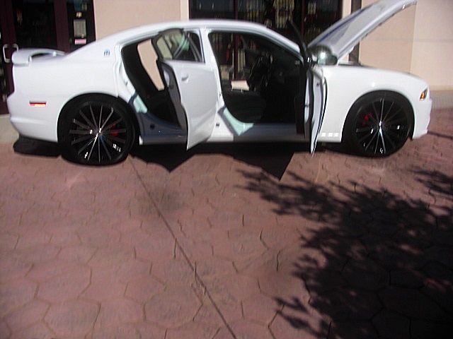 ChargerWhite2011/25aa22.JPG