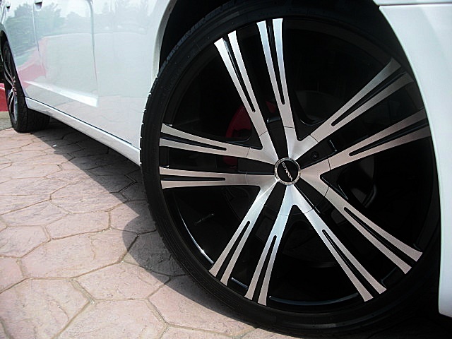 ChargerWhite2011/25e42a.JPG